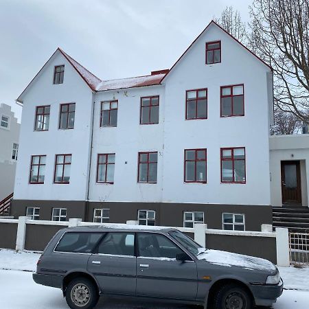 Day Dream Central Akureyri Two Bedroom Apartment Bagian luar foto