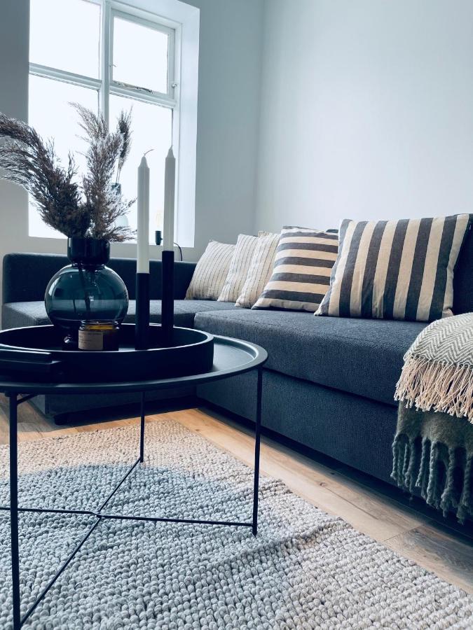 Day Dream Central Akureyri Two Bedroom Apartment Bagian luar foto