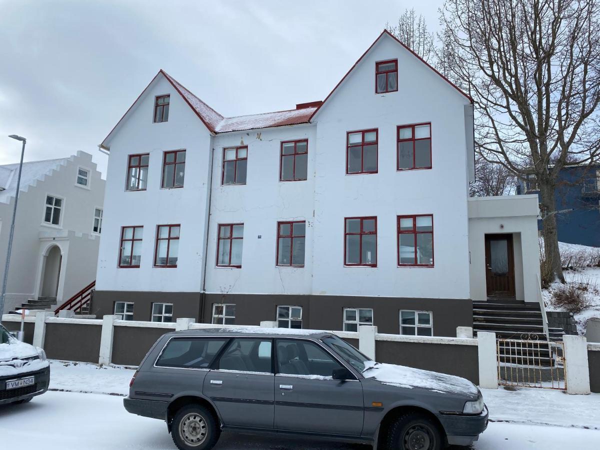 Day Dream Central Akureyri Two Bedroom Apartment Bagian luar foto